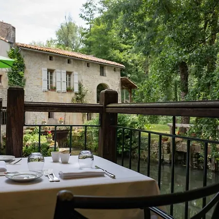 Moulin Du Val De Seugne 호텔