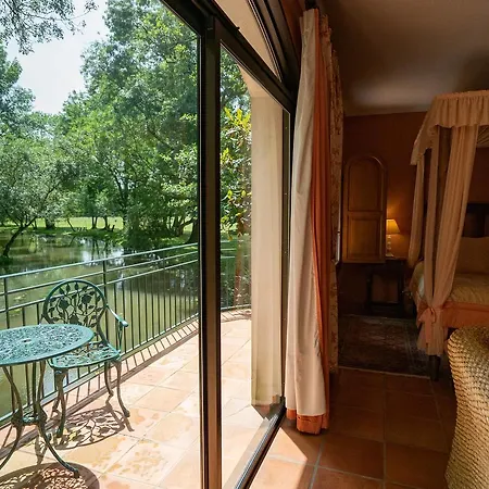 Hotell Moulin Du Val De Seugne