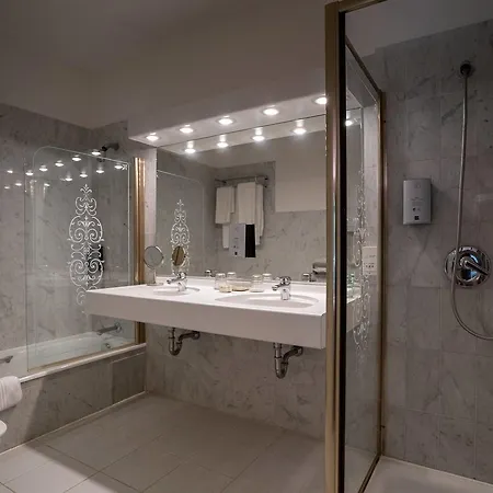 Hotel Moulin Du Val De Seugne 4*