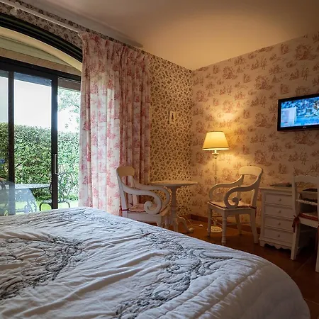 Hotell Moulin Du Val De Seugne