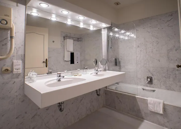 Moulin Du Val De Seugne 호텔